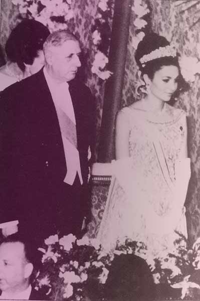 Farah Pahlavi and Charles de Gaulle, 1961. She's wearing Empress Farah's Noor-ul-Ain Tiara.