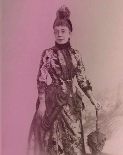 Photo of Princess Pauline Metternich in the 1860s