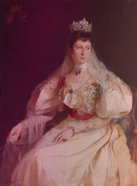 Marie Louise of Bulgaria's tiara in a de Laszlo portrait. Marie Louise is wearing the tiara with alace veil, a red order across her chest, and a white dress with leg-of-mutton sleeves.